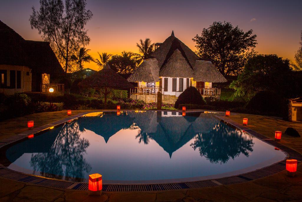 Kinondo Poa Hotel Diani Beach Esterno foto