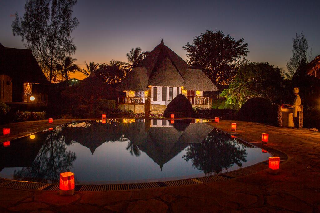 Kinondo Poa Hotel Diani Beach Esterno foto