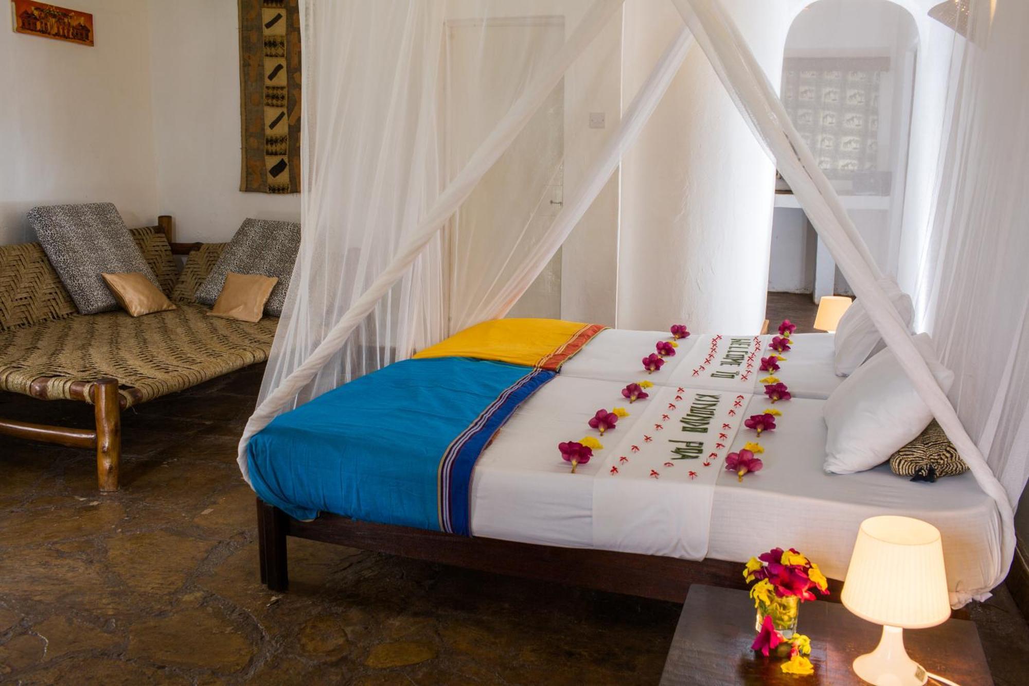 Kinondo Poa Hotel Diani Beach Esterno foto